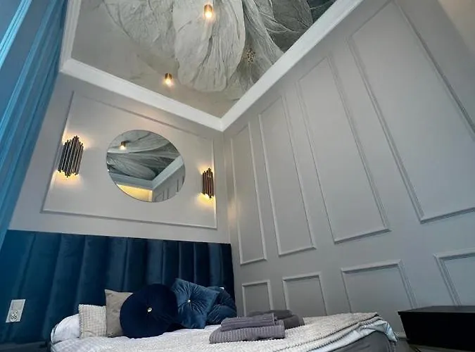 Family & Business Sauna Apartments Sienkiewicza Wesola No 5 Centrum Downtown - 2 Bedroom With Private Sauna, Bath With Hydromassage, Parking - New!