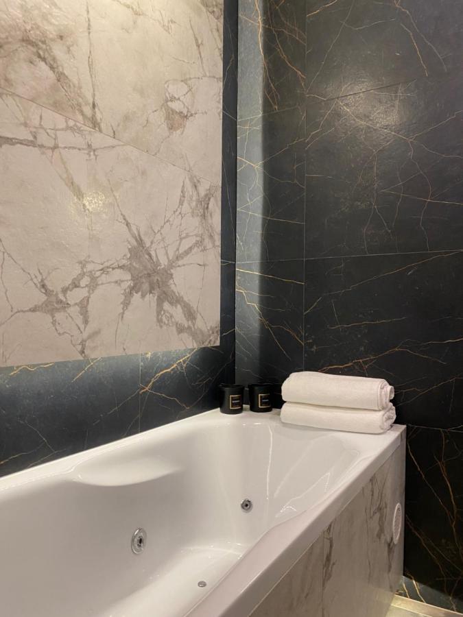 Apartment Family Sauna Sienkiewicza: Downtown Retreat With Private Wellness