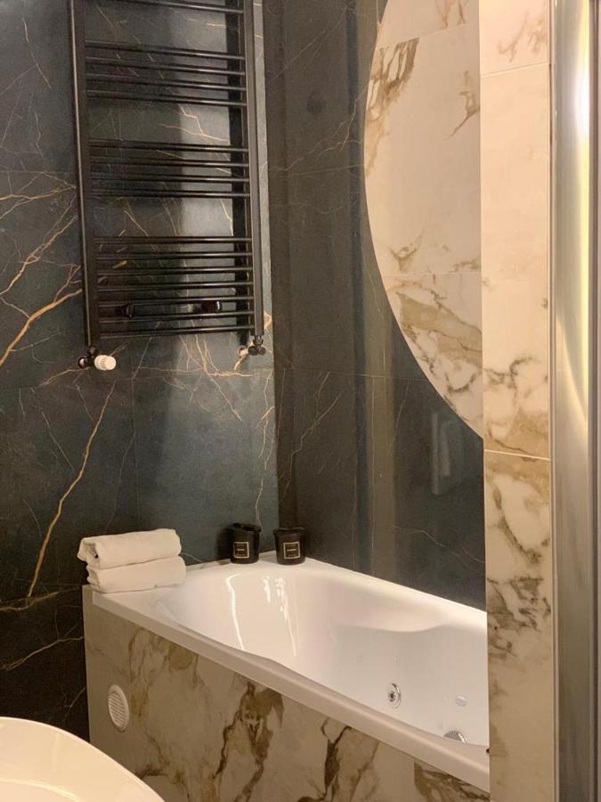 Apartment Family Sauna Sienkiewicza: Downtown Retreat With Private Wellness Kielce