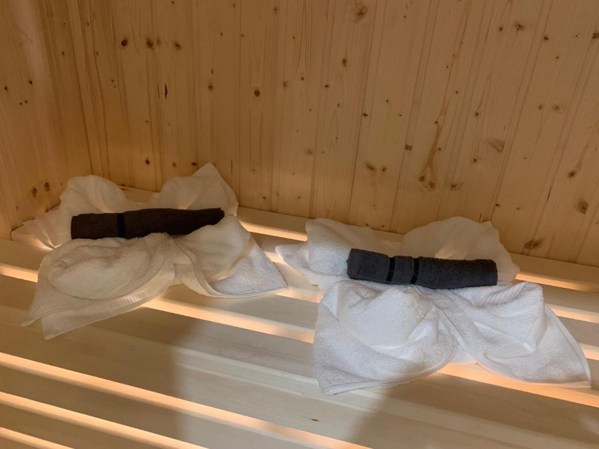 Apartment Family Sauna Sienkiewicza: Downtown Retreat With Private Wellness