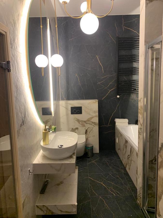 Family Sauna Sienkiewicza: Downtown Retreat With Private Wellness *